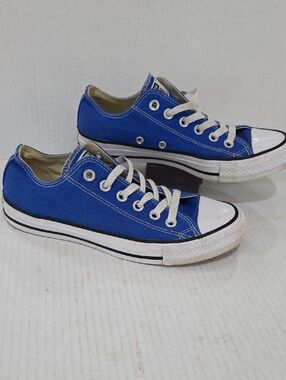 Converse All Star Classic Low-Top Women's Sneakers in Royal Blue Size 7